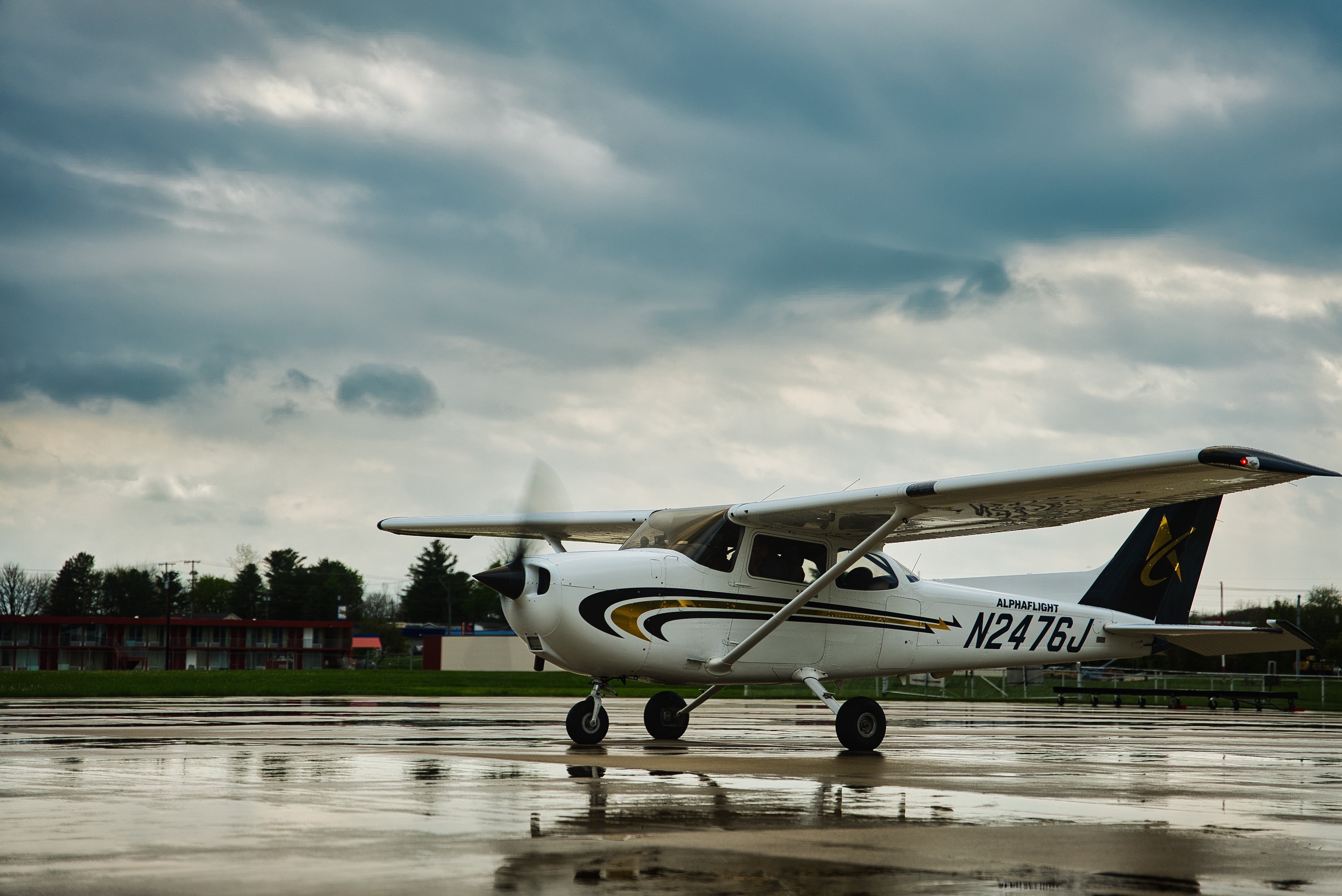 Alpha Flight Academy Cessna 172 N2476J on the Plymouth ramp